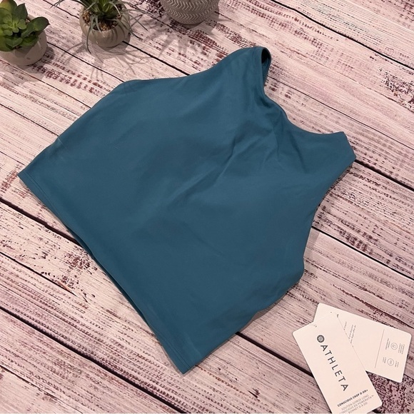 Athleta Tops - Athleta Conscious Crop Top